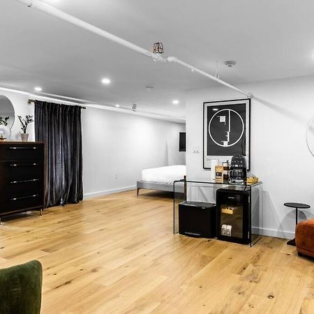 King Bed, The Phenix Historic Hotel, Spacious, Room # 406 Bangor Eksteriør bilde